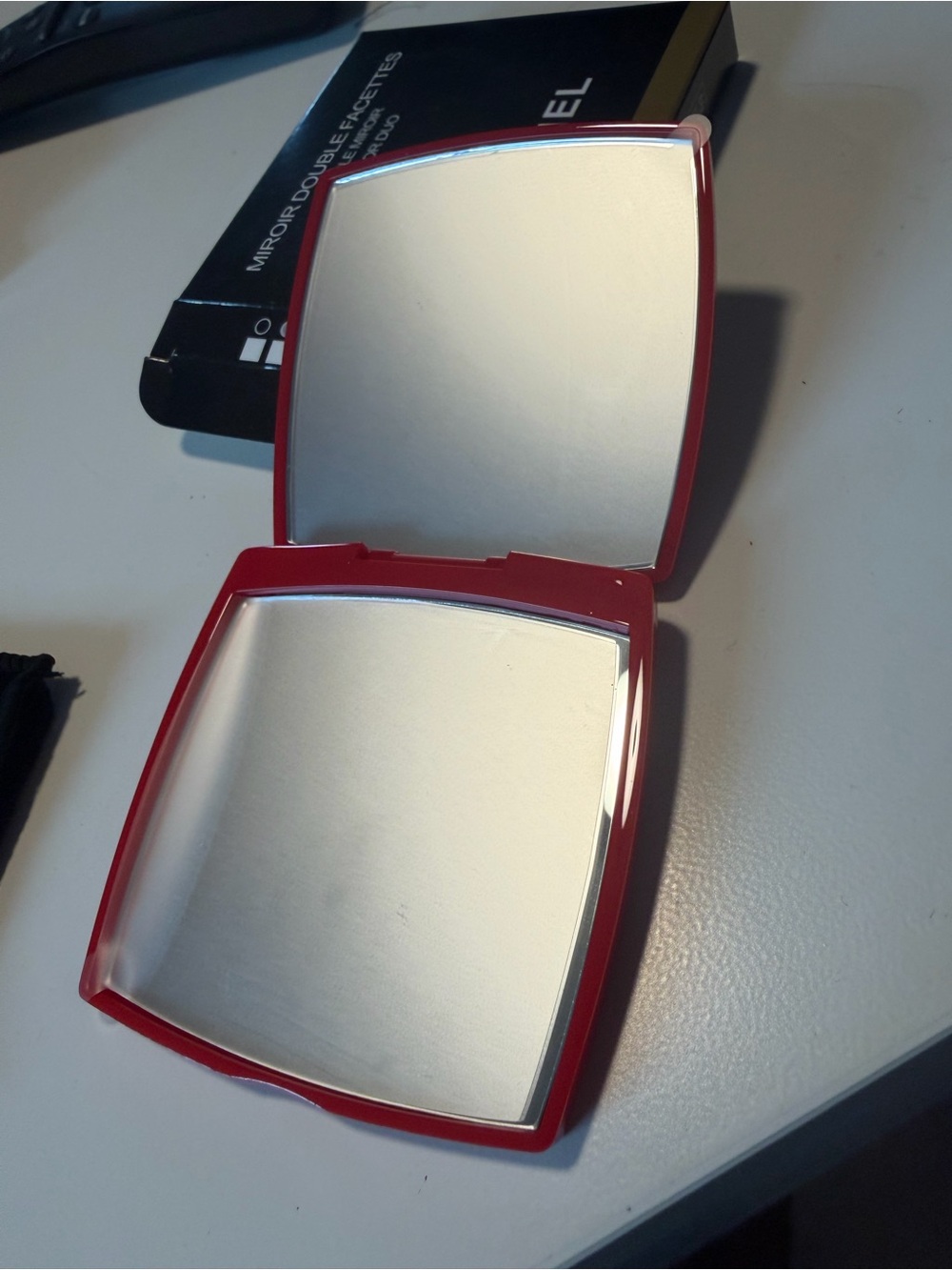 RARE LUXURY RED DOUBLE MIRROR COMPACT - Picture 4 of 8